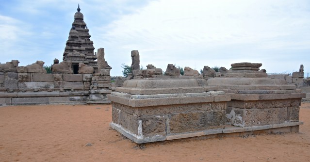 DSC_9074 - west entrance.