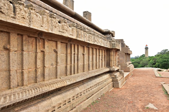 DSC_9511 - Rayar gopuram and Old British Lighthouse.
