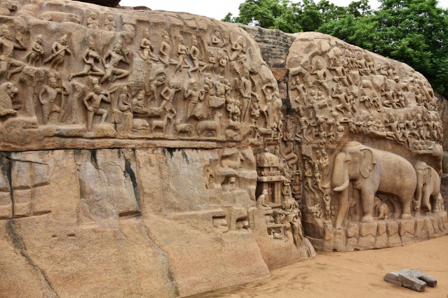 DSC_9563 - Largest bas relief showing penances of Arjuna (for Pashupatha astra) and Bhagiratha (for bringing Ganges down to Earth).