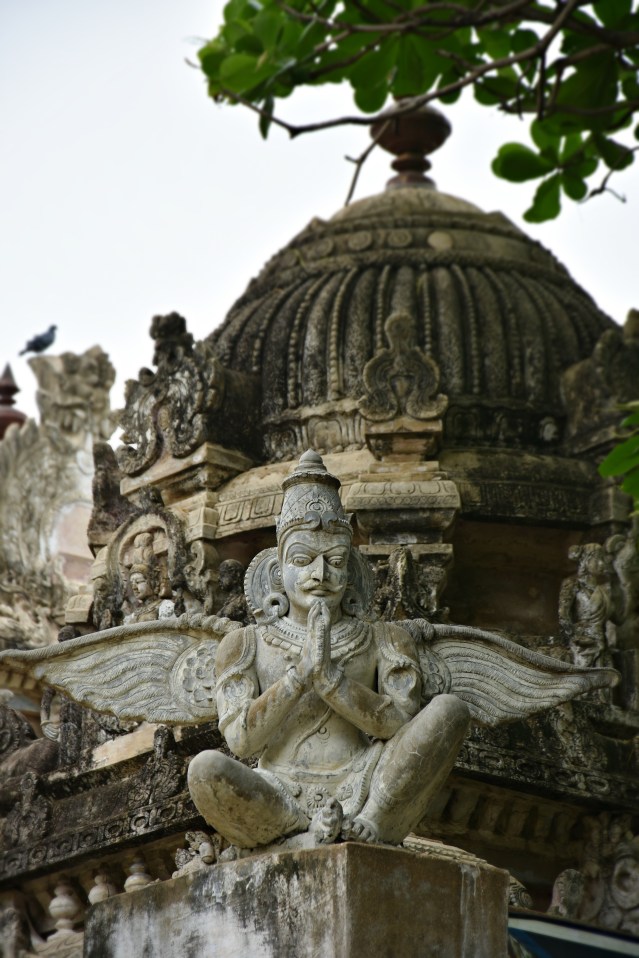 DSC_9599 - Guarding Garuda sculpture on the corners of Sthalashayana Perumal temple in front of Pancha Pandava cave.