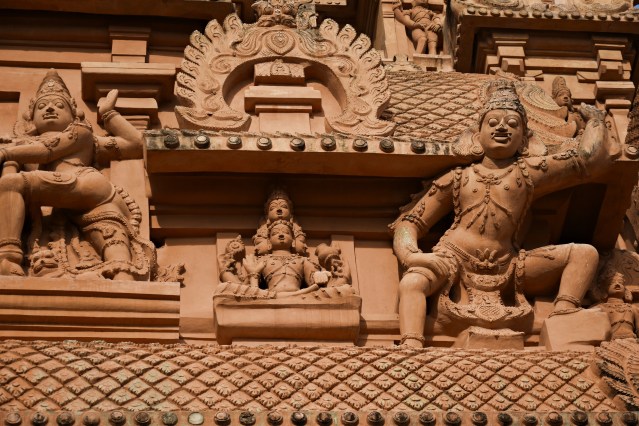 DSC_0141 - Mahesha Siva stucco relief on the 1st layer of Keralanthagan gopura near central offset (right side).