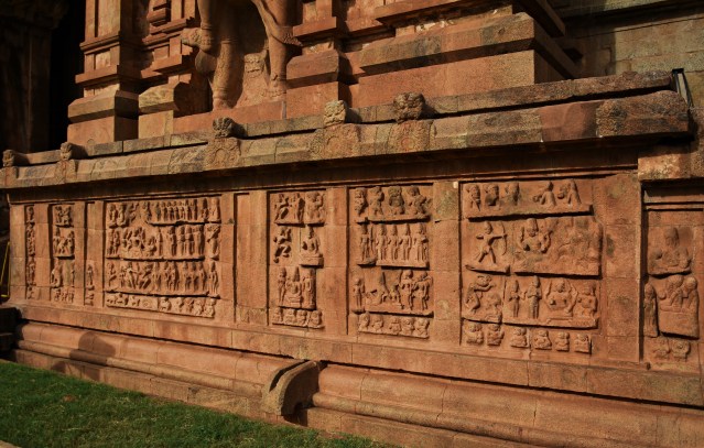 DSC_0186 - North part - miniature sculptures of Lingodhbhava,Kalyanasundara,Karthikeya with consorts,Kiratharjuniya etc.
