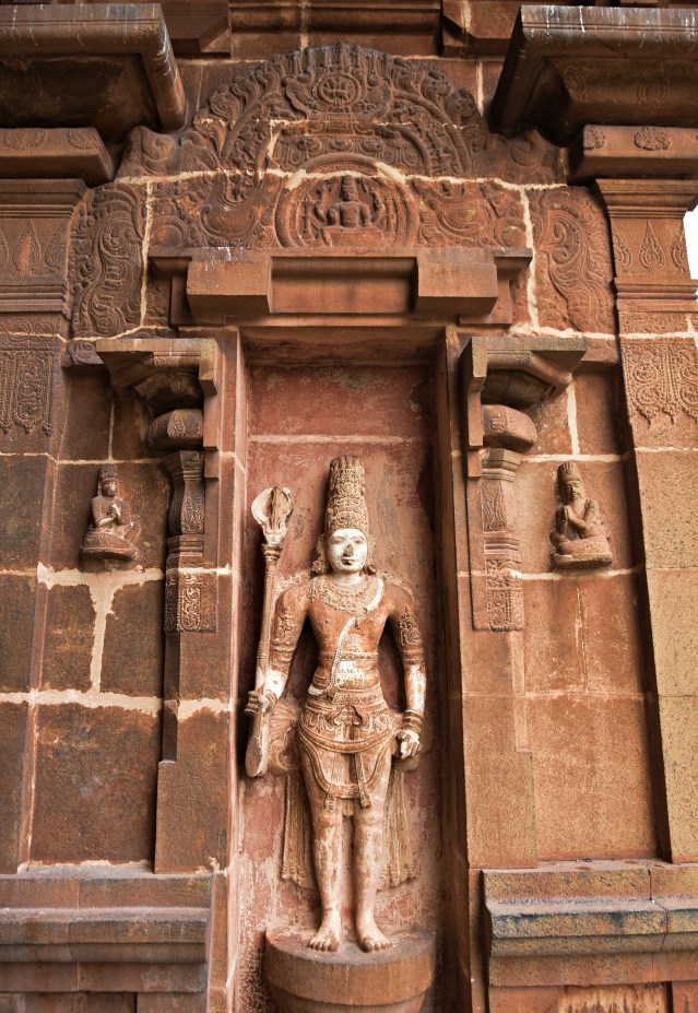 DSC_0338 - Pashupata murti displayed on the North entrance (W wall) to Ardhamandapa of main sanctum - Brihadeeswara.