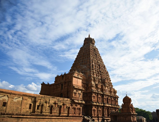 DSC_0473 - Quadrangle Sri Vimana of 216ft,13 tiers above 3 tiered square sanctum - Evening view from NE corner.