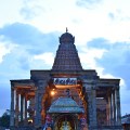 DSC_0698 – Perfect centre view of Brihadeeswara during Sayaratchai, with mesmerizing blue dusk in background.