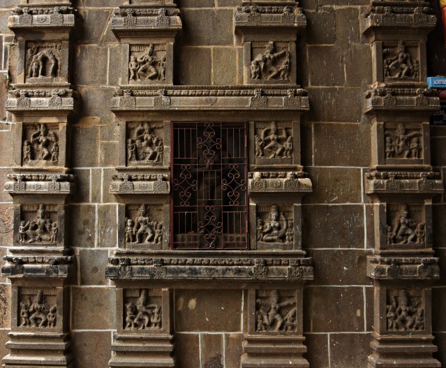 DSC_9704 - 108 Karanas of Bharatamuni's Natyashastra displayed on the inner side of Eastern gopuram.