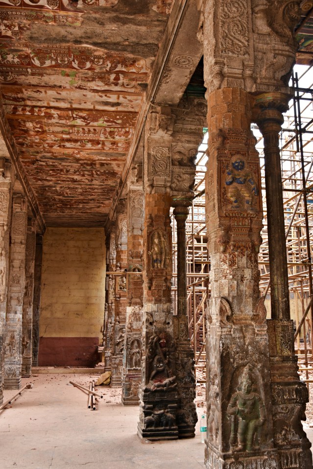 DSC_9779 - Pillars of Shivakama Sundari Amman temple - West of Shivaganga sacred pool.
