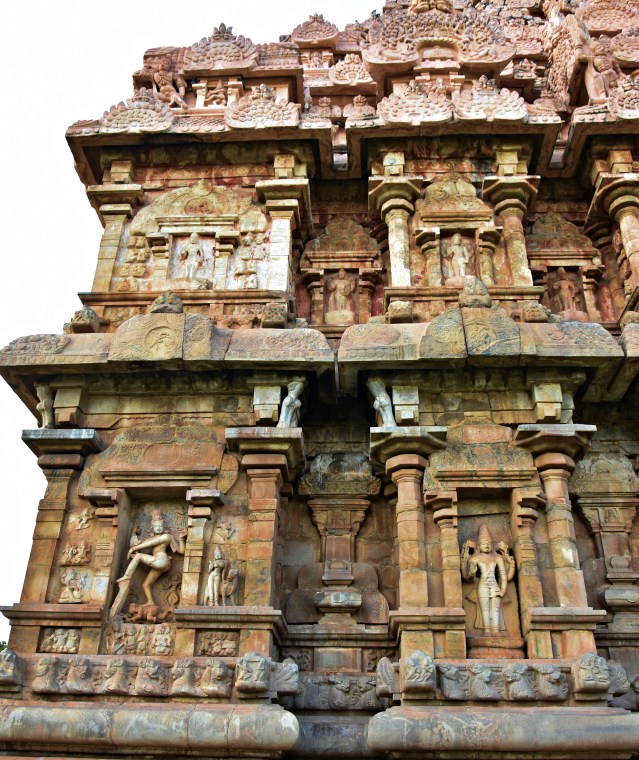 DSC_9997 - Nataraja and Harhara displayed on the 1st layer - South side of SW corner.