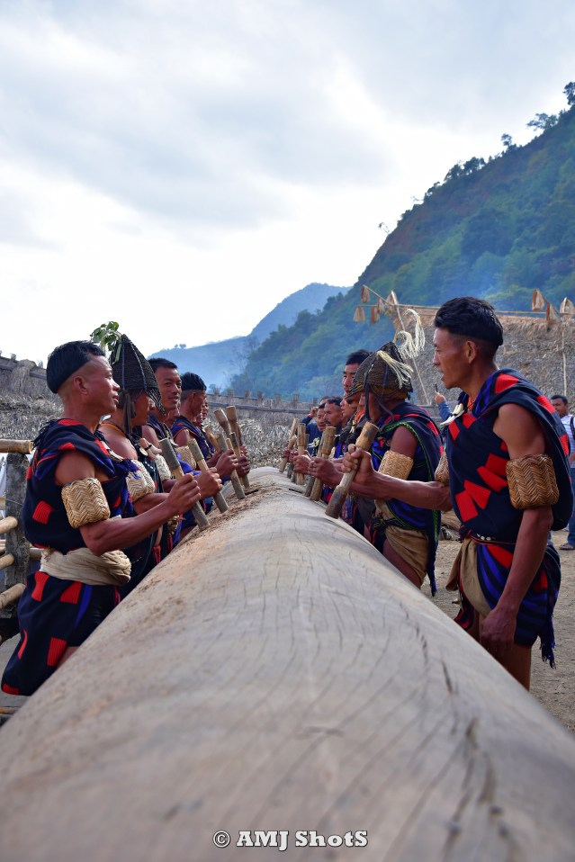 DSC_2621 Khiamniungan tribe playing their log drum.